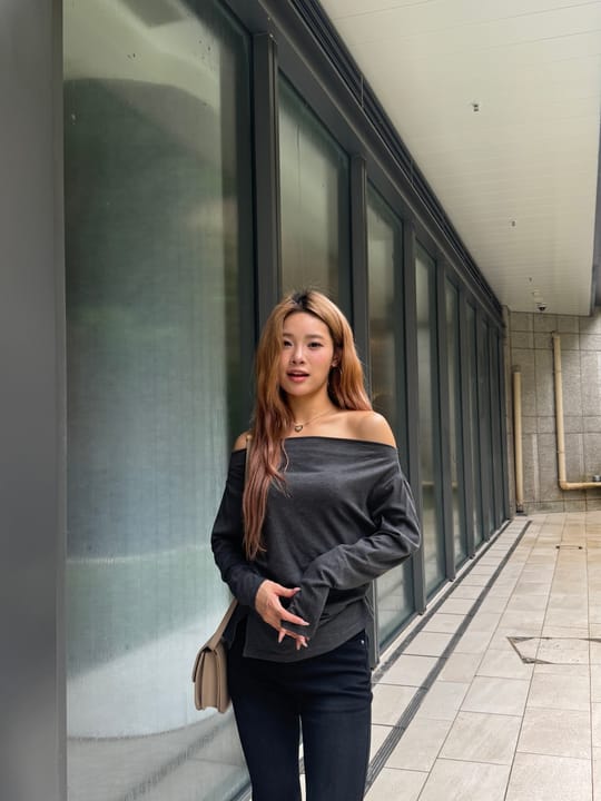 25/9 #4 長袖板斜肩Top《大胸顯身材身型推薦》