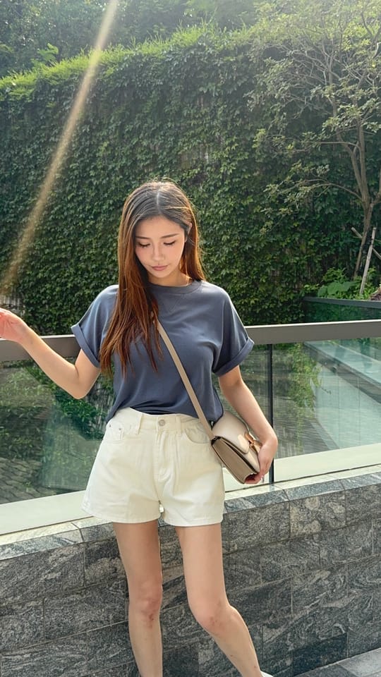 《 所有身型必買 》《超皇牌》WOMAN  巨舒適 COUPLE TEE 小三角TEE  ( 停產原因, 不設換SIZE服務 )